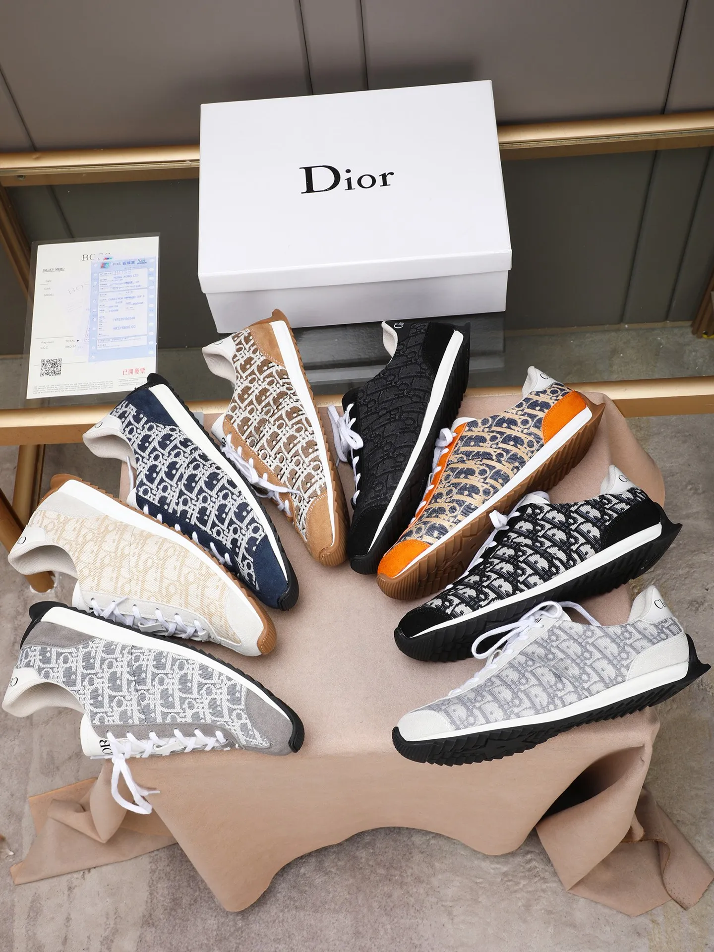 Men's shoes💰440 Dior【Dior】😘😘High-end series of casual men's shoes, simple and elegant👍👍👍The upper is made of first-layer genuine leather spliced ​​with Dior's special material [sun][sun]; imported first-layer sheepskin lining; special outsole, wear-resistant, lightweight, the overall design is harmonious and unified without lacking personality 👣🌟✨You deserve it! Multiple colors to choose from! 😍Size 38～44. (45 custom-made) The picture above is a big seller🔥🔥🔥
